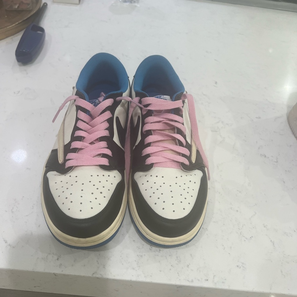 Nike Black and White Sneakers with Pink Laces